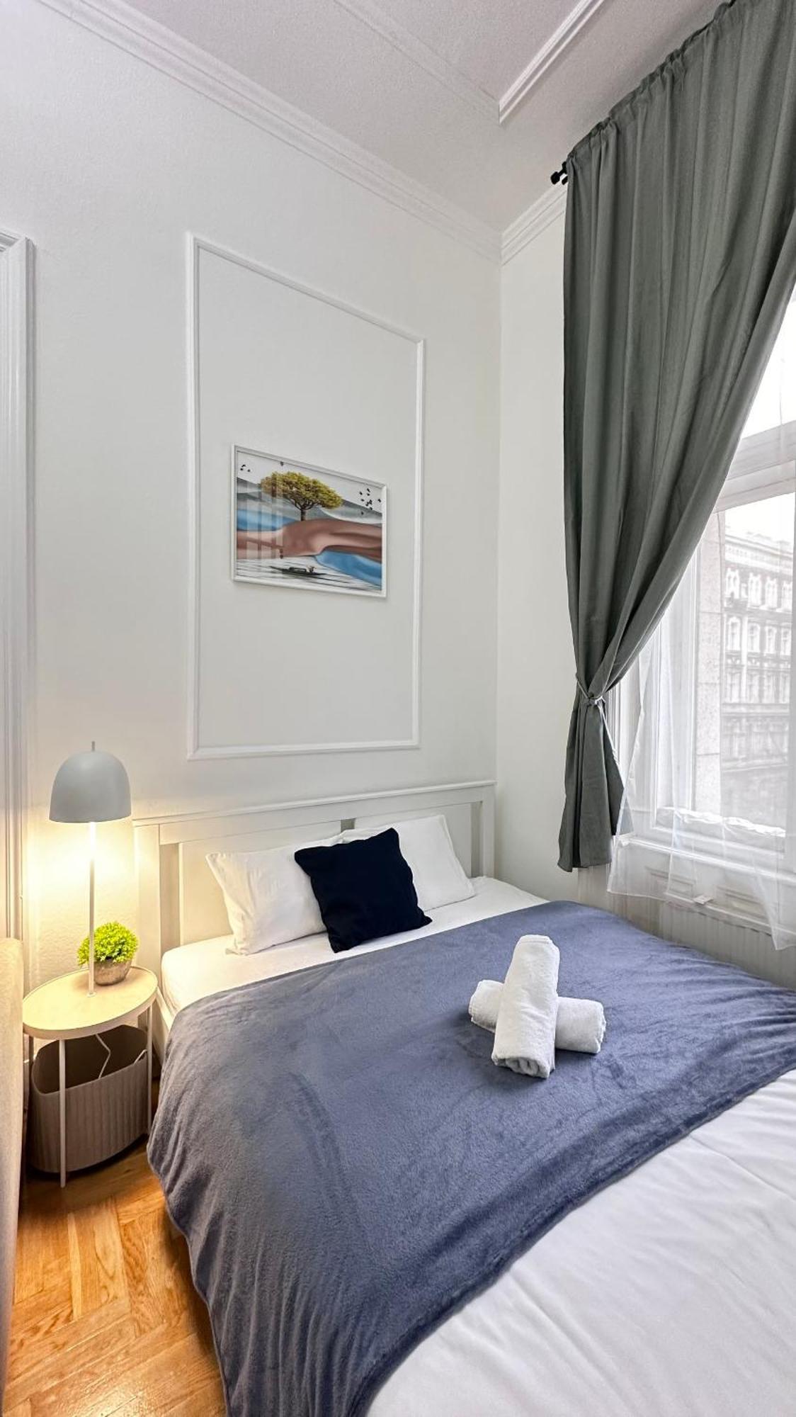 Jozsef 68 Apartment - Near Newyork Cafe, Budapest